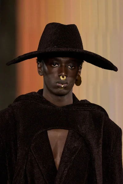 Look 253